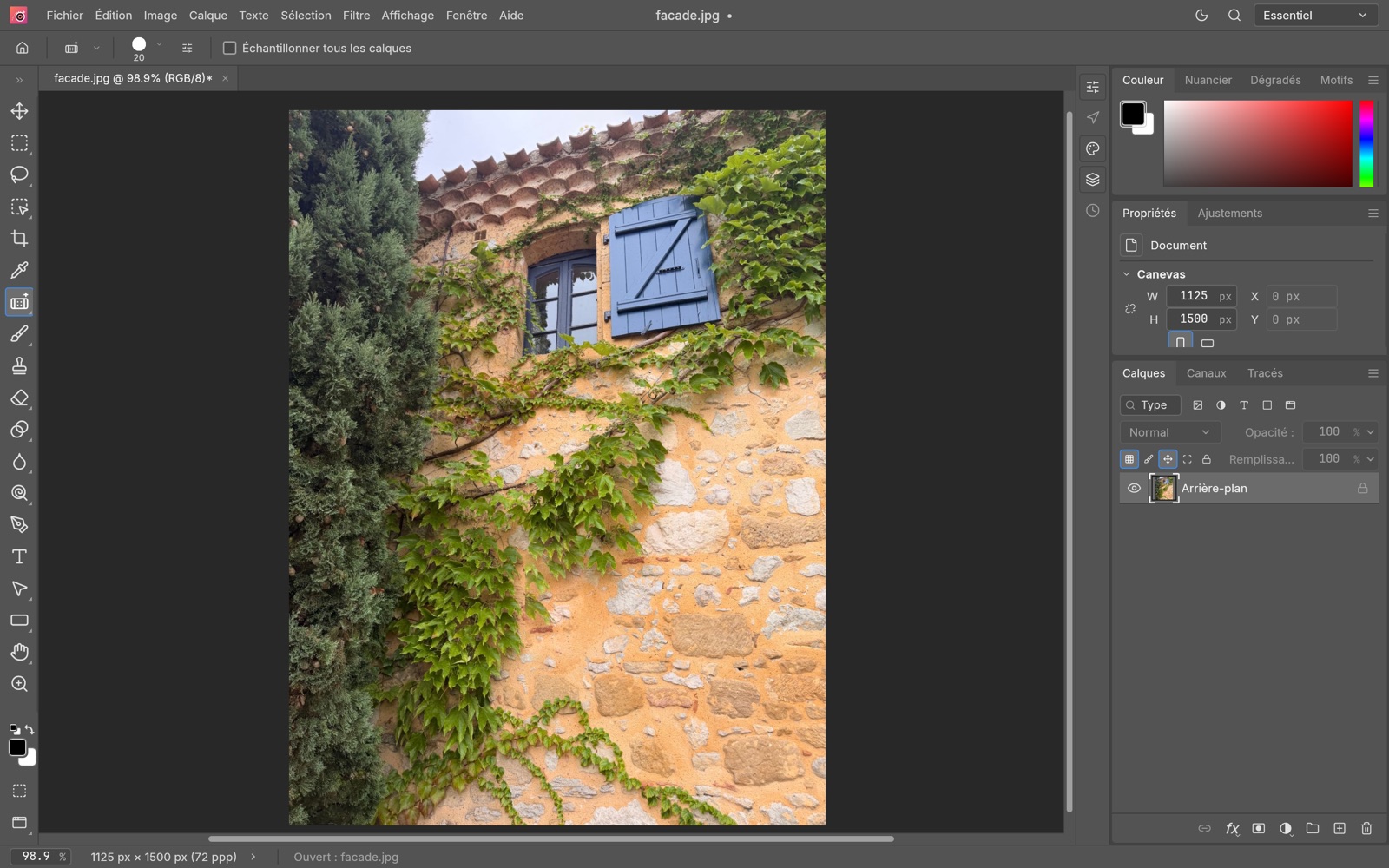 Photo-top : une photo ouverte, avec les outils, les calques et les propriétés